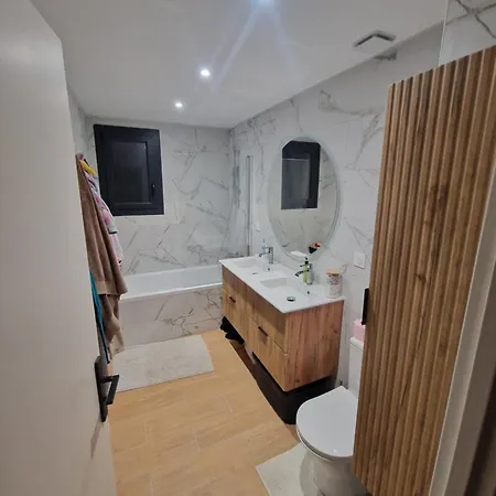 Villa 3 Faces Piscine Climatisee Claira